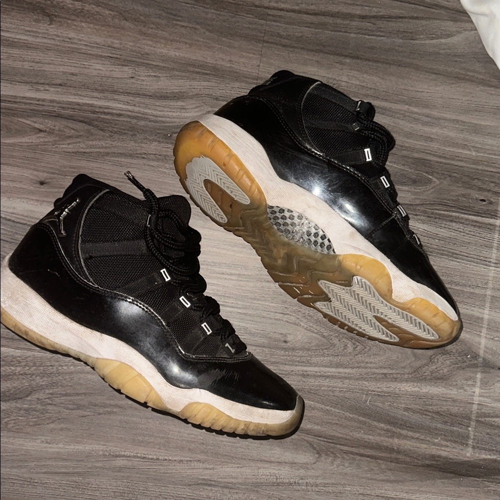 Jordan 11 Julibees - Picture 4 of 4